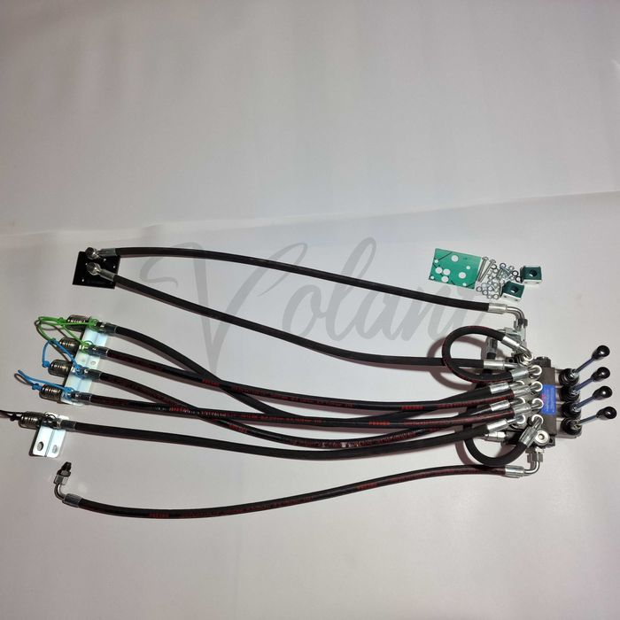 Rozdzielacz 4 Sekcyjny C-330 Zewnętrzny Hydrauliczny Do Wywrotu