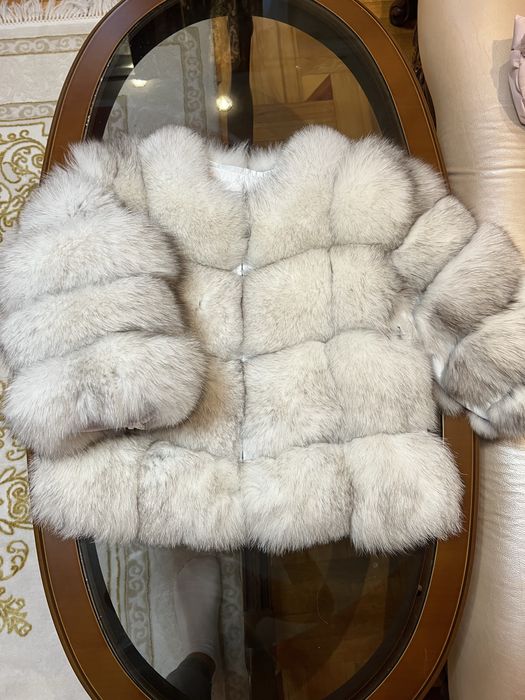 Шуба дуже гарна та елеганта.