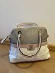 Vintage torebka Guess – unikat w stylu retro!