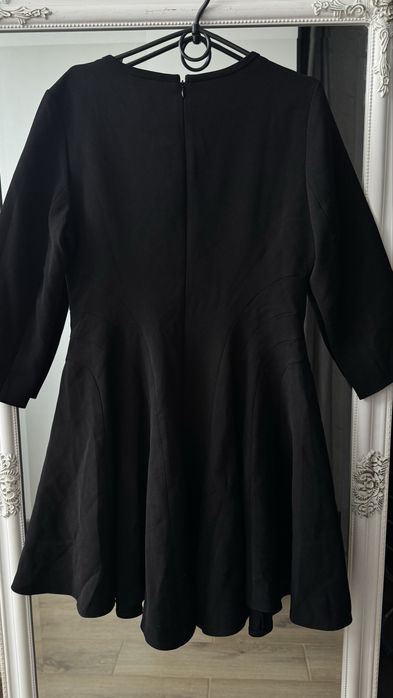 Чорна класична сукня