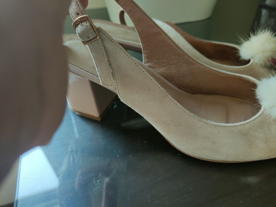 Sapatos em nobuk rosa e pedras