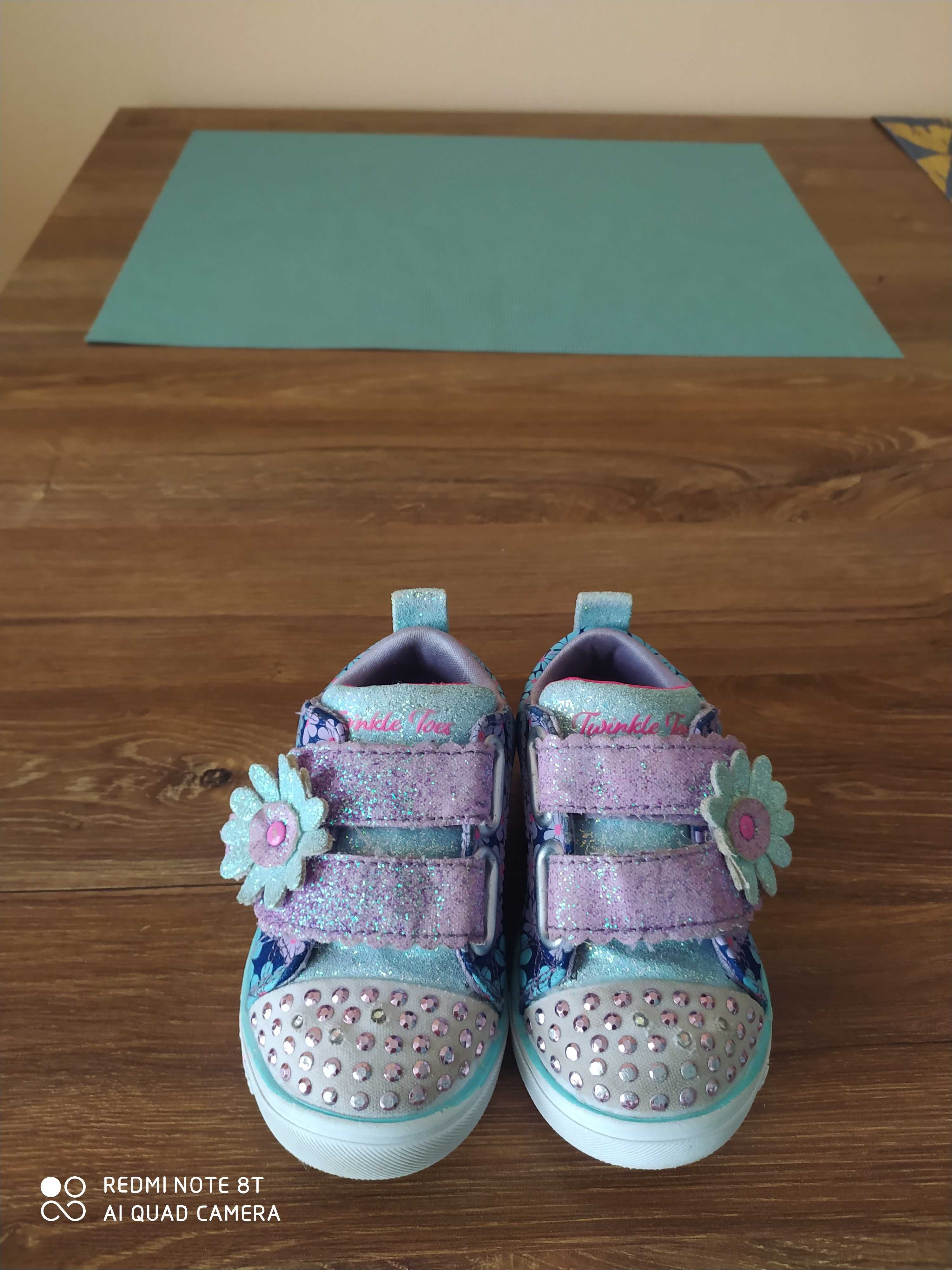 Buty na rzepy dla dziewczynki