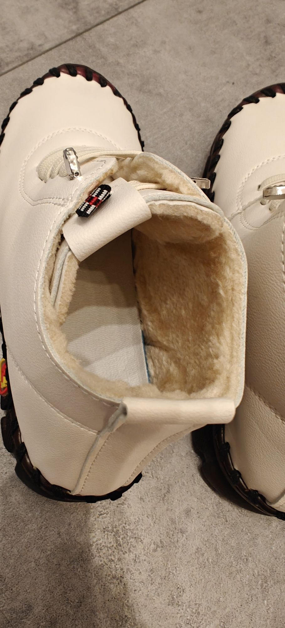 Buty zimowe nowe