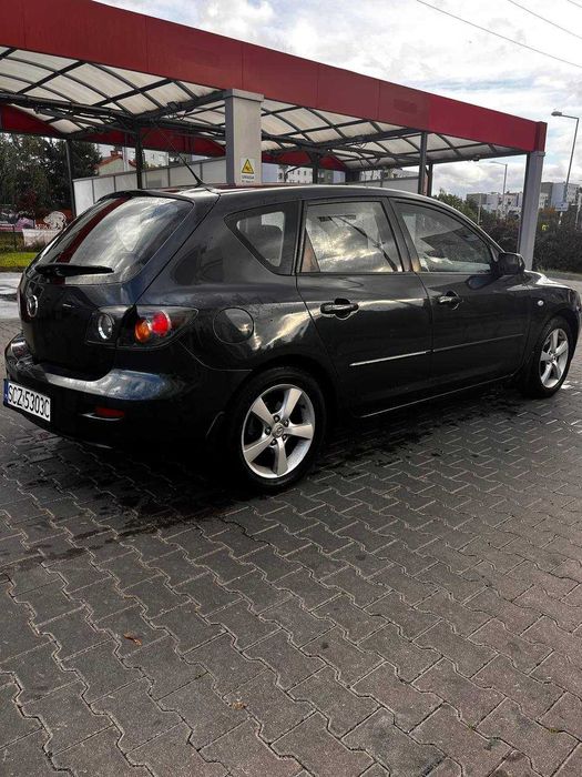 Mazda 3        .