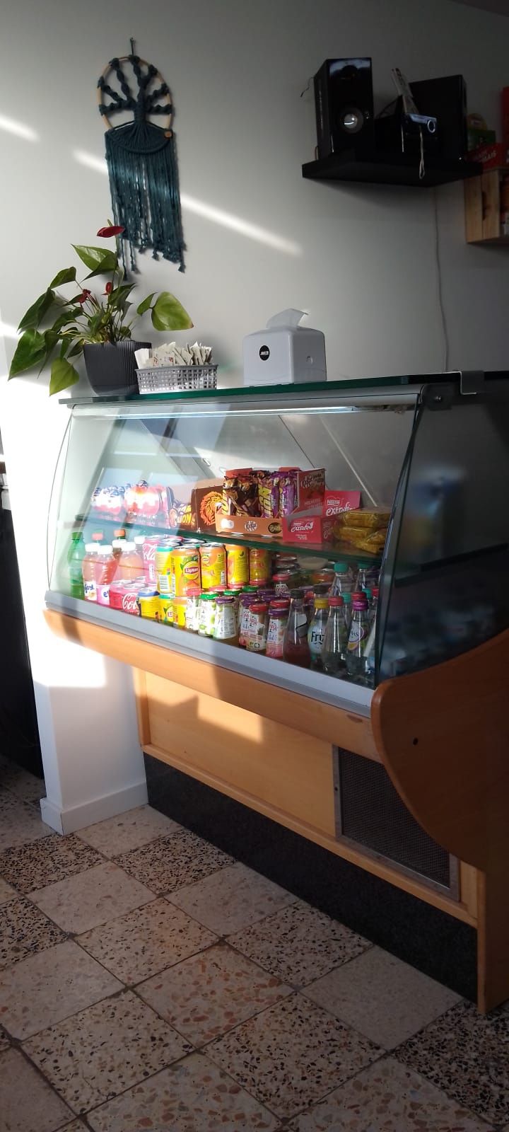 Vendo vitrine em bom estado!