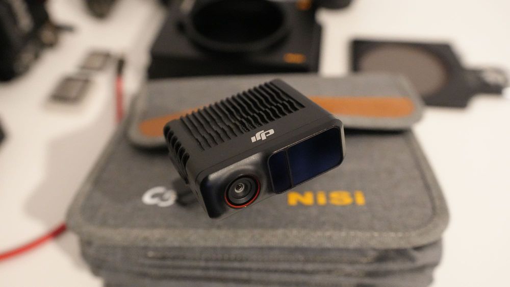 Red komodo x com extras kit cinema film pl mount rf mount