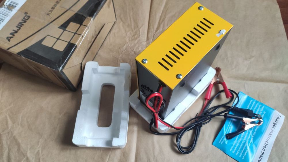 Зарядний пристрій ANJING AJ-618C 12/24В 10А для автомобільних та інших