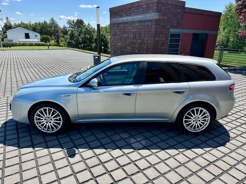 Alfa Romeo 159 2,4 JTDm Polift 210KM niski przebieg bogato wyposażona alkantara