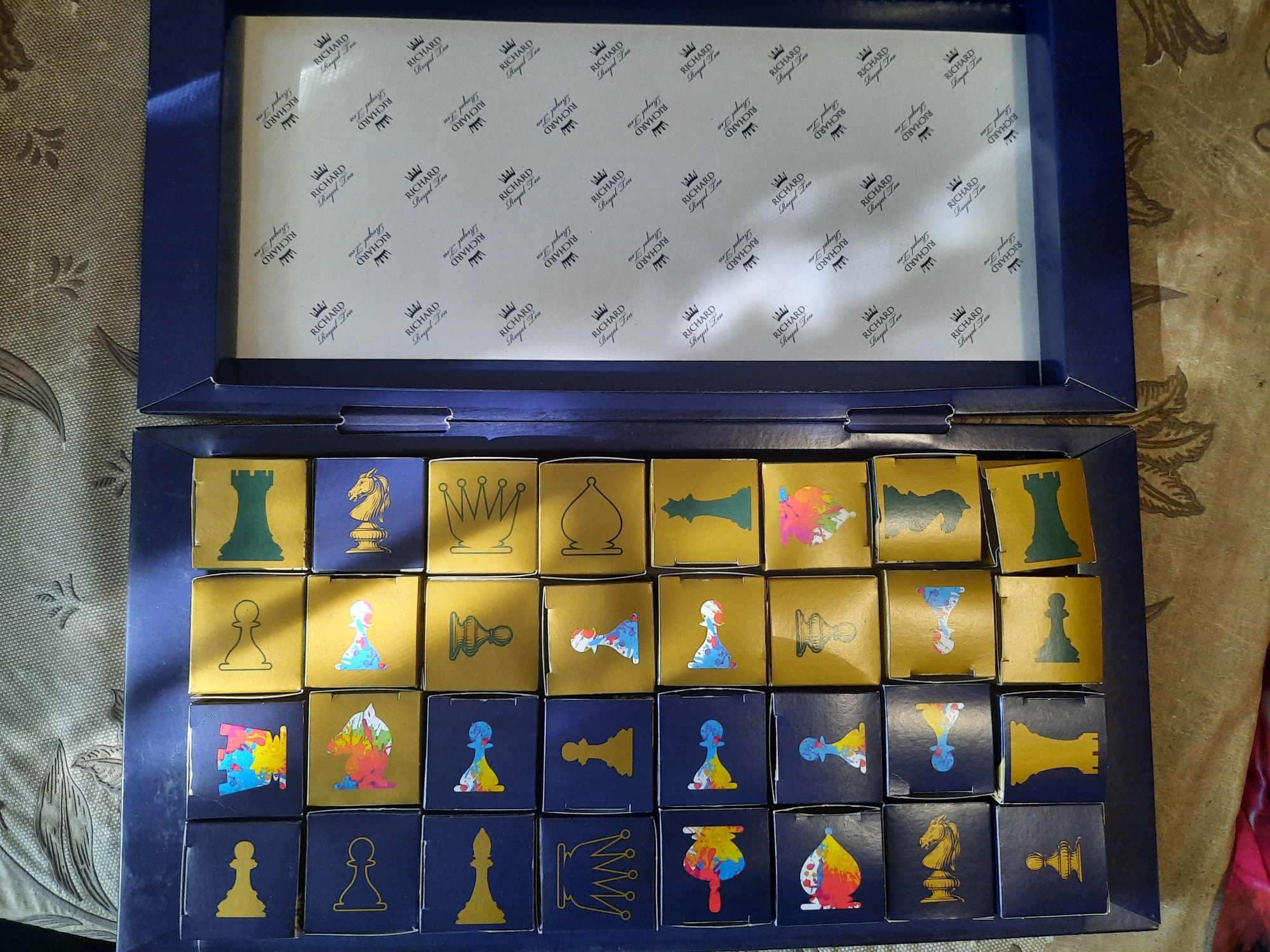 Шахматы картонные бумажные шахмати
