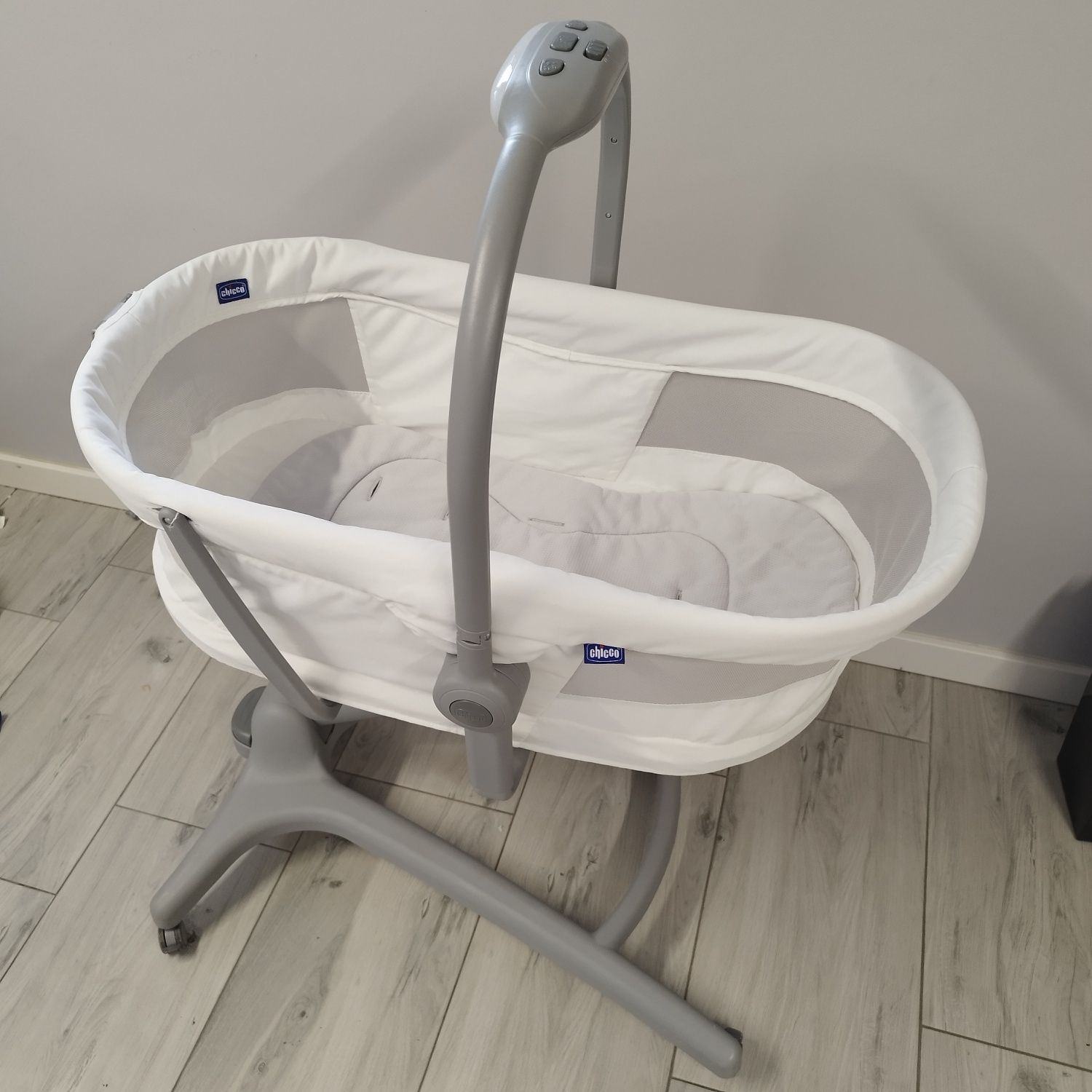 Łóżeczko Chicco Baby Hug 4w1 Air White Snow