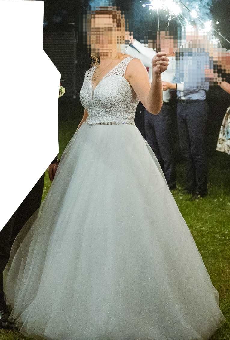 Śliczna Suknia ślubna biała z delikatnym brokatem z kołem lub bez koła