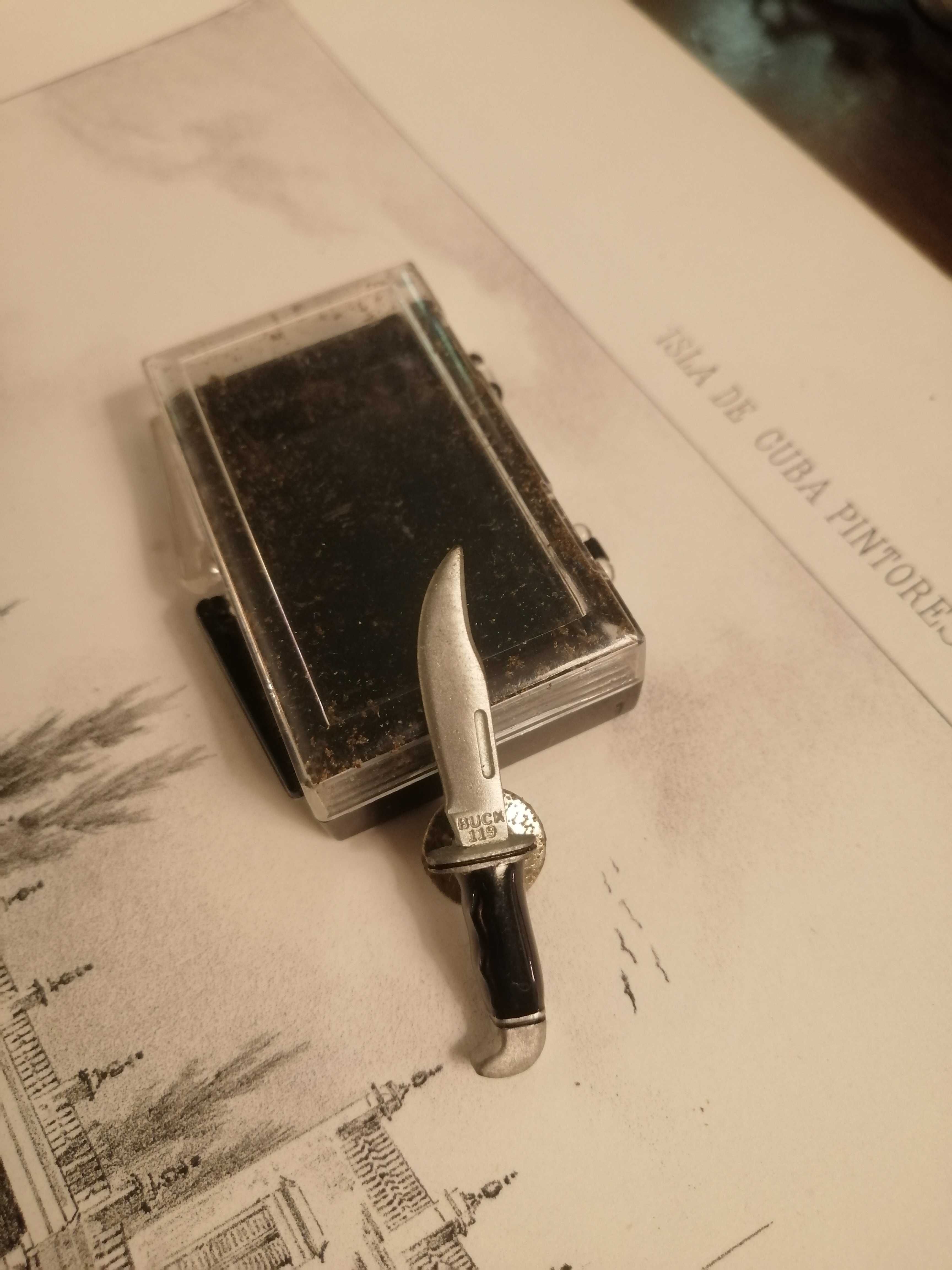 Pin vintage faca Buck