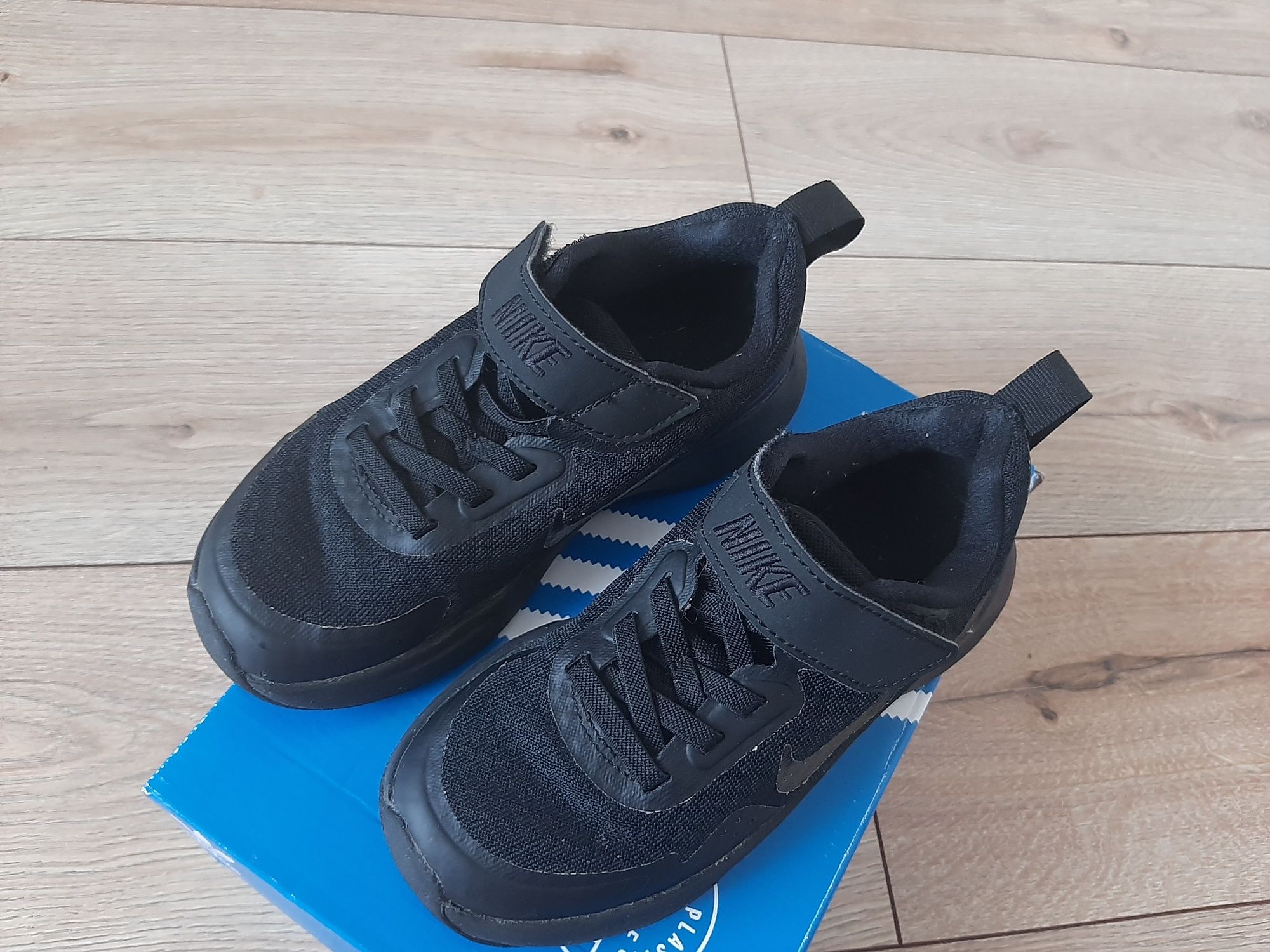 Adidasy Buty adidas dziecięce nike 27.5 rozmiar dla chłopca czarne