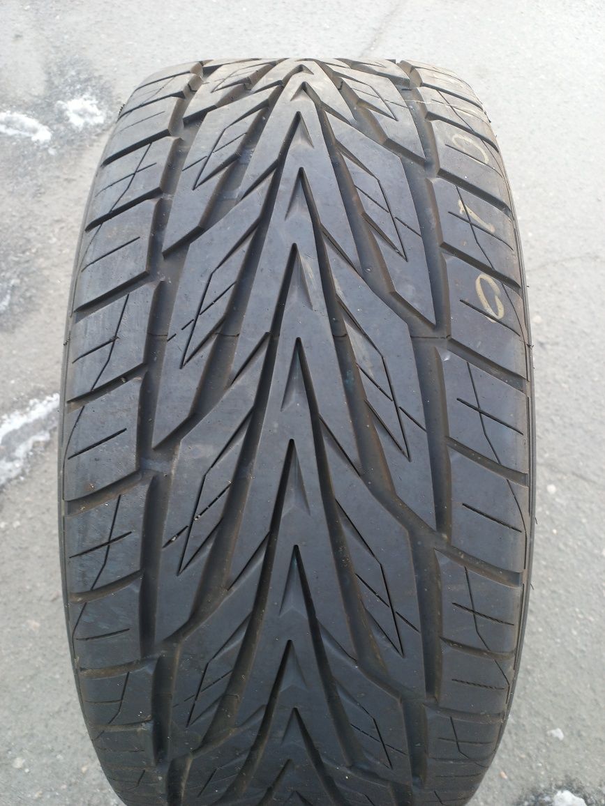 Одна шина 275/40/20 TOYO