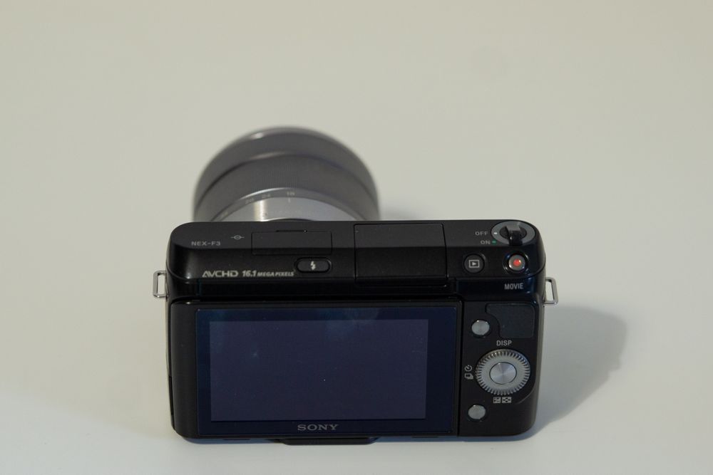 Câmera Mirrorless Sony Nex F3 ou Nex-F3 16 MP