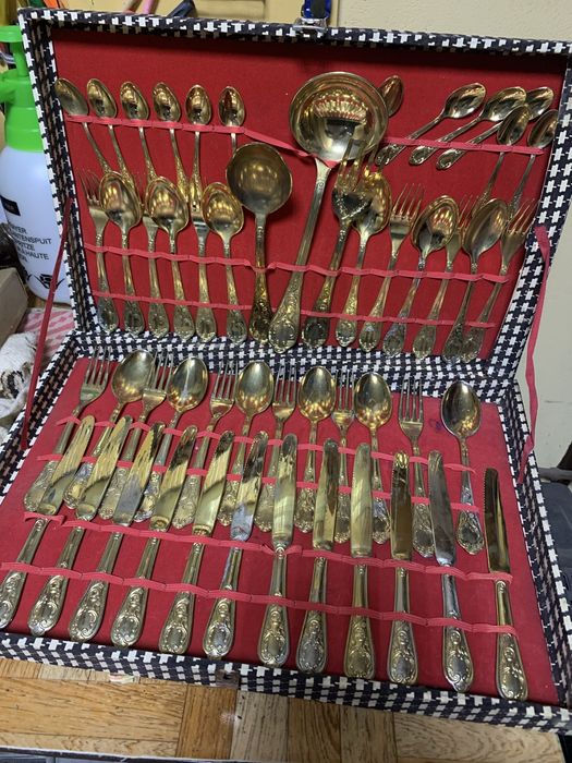 Набор столовый италия. Новый на 12 персон
