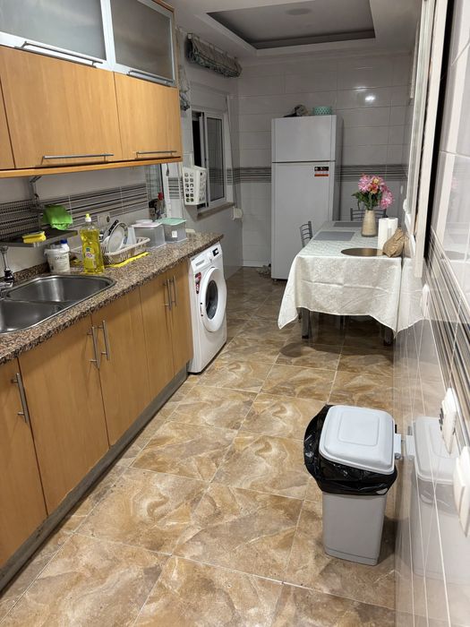 Quarto disponível – Amadora, junto à estação
