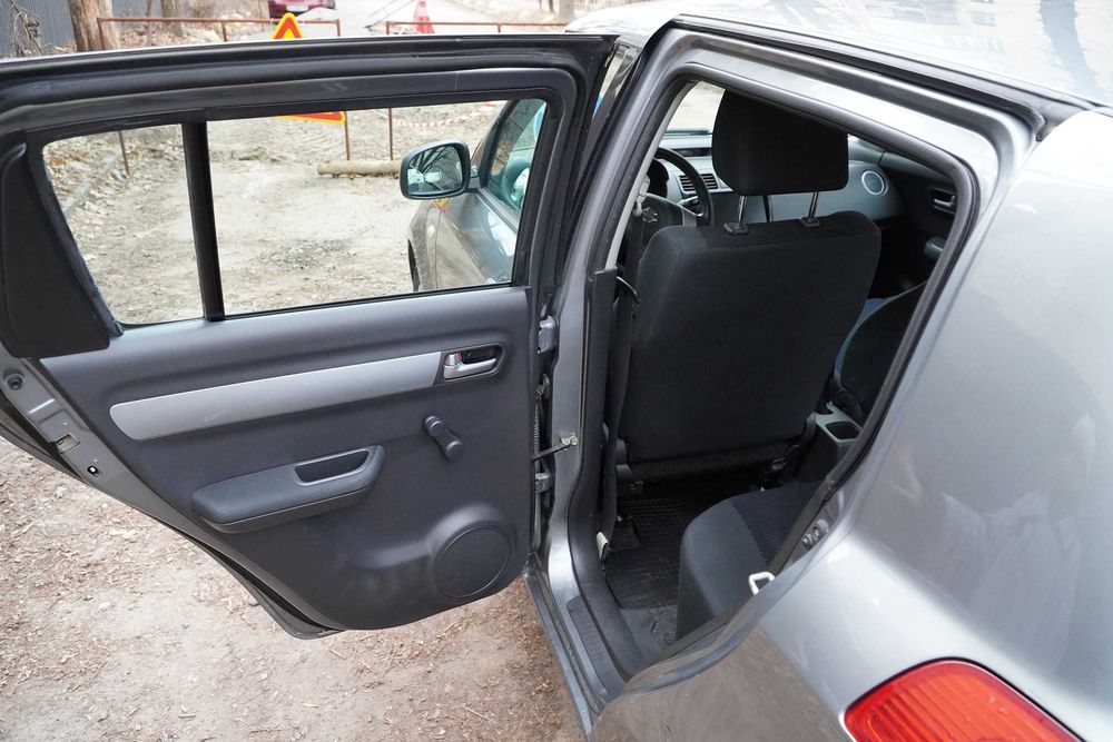 Продам Suzuki Swift 2008 механіка 154 тис/км 1.3 MT 92 к.с – свій