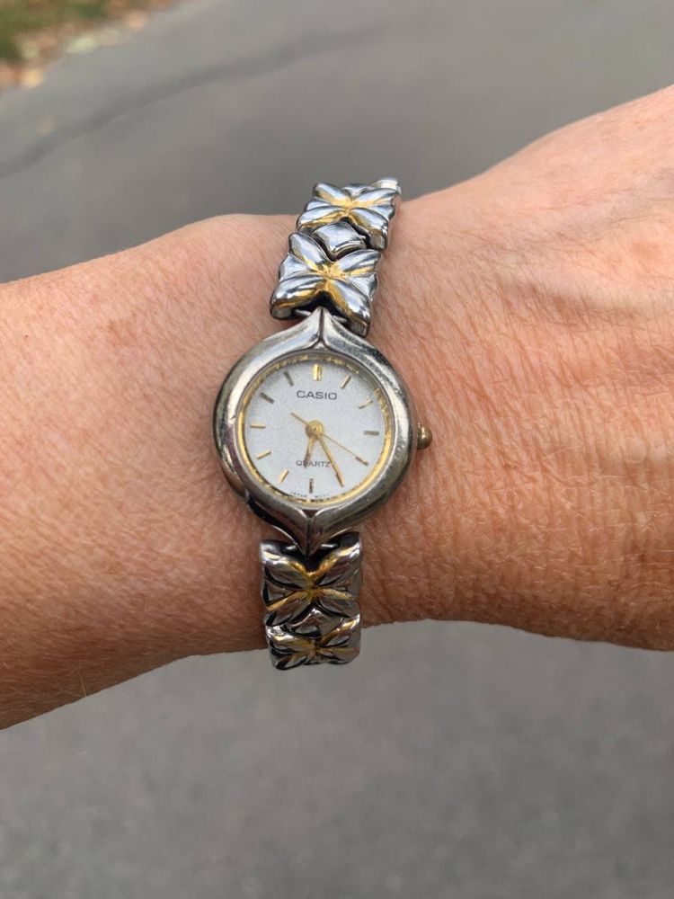 Женские часы с механизмом Casio LTP-2023
