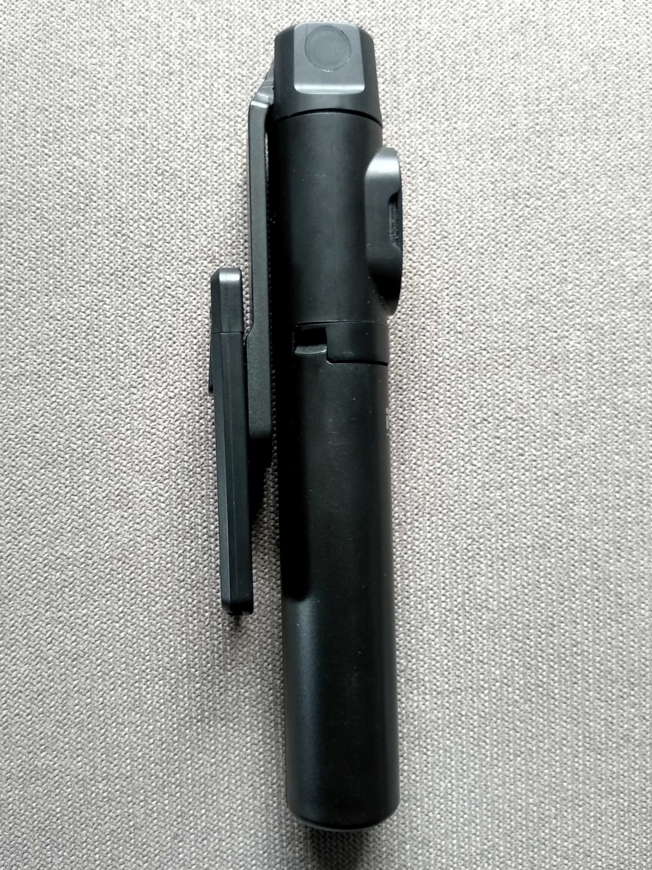 Bezprzewodowy mini selfie stick z pilotem i statywem