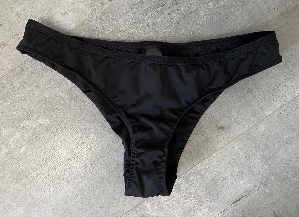Majtki stringi czarne Asos XS bikini