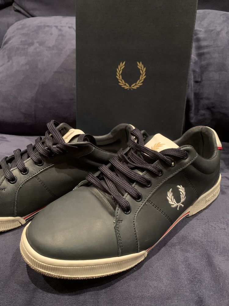 Sapatilhas azuis (Fred Perry)