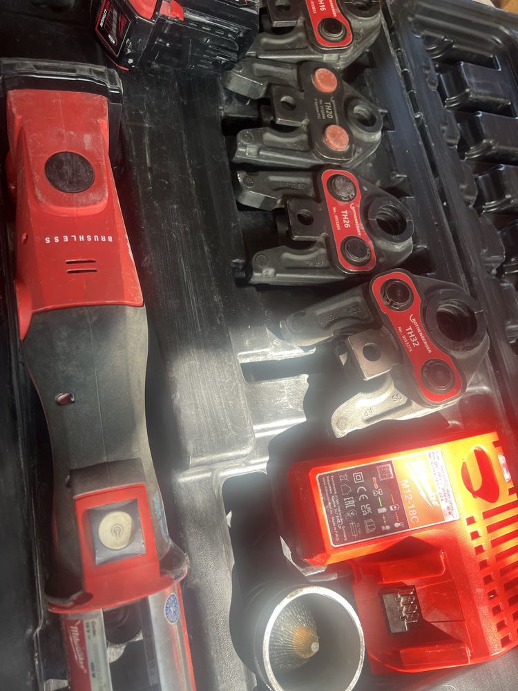 Milwaukee M18 BLHPT Force Logic Brushless zestaw zaciskarka do rur