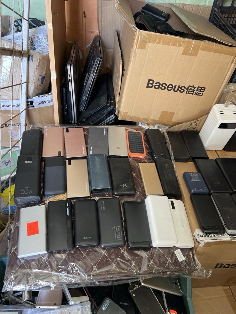 Павербанки вздуті працюючі та не працюючі
