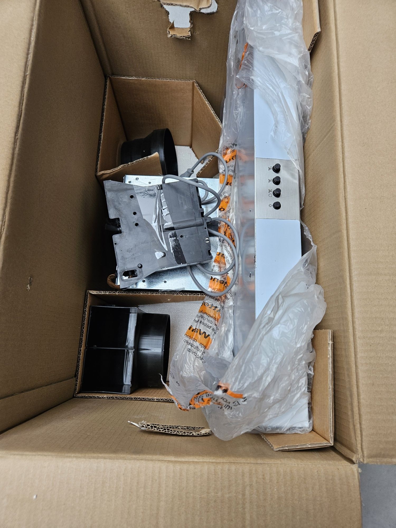 Zanussi okap ZHC 62661XA