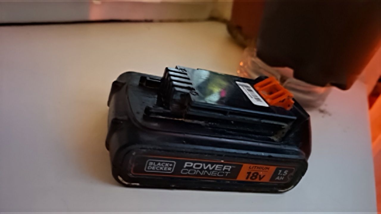 Akumulator BLACK DECKER 2 AH 18V