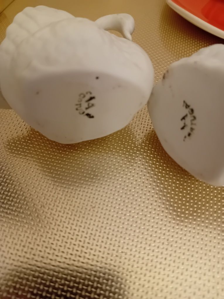 CISNES EM BISCUIT marcados VISTA ALEGRE
