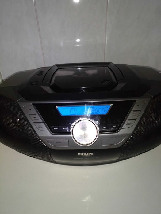 Продам магнитолу cd sondmashine Philips Az 1850