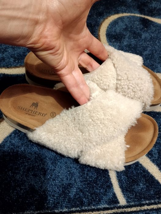 Шльопанці жіночі Shepherd  of Sweden 39-40,UGG,38 розмір, натуральнi