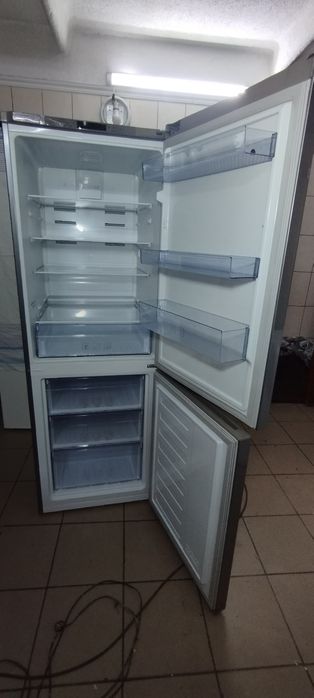 Холодильник з морозилкою Beko No frost  суха заморозка Нержавійка