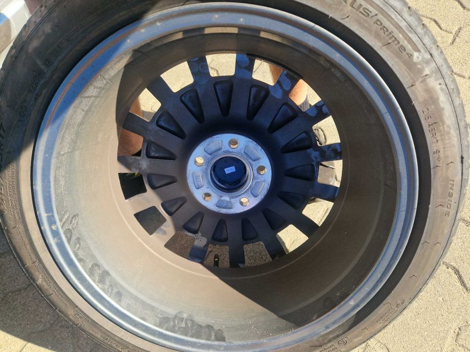 Felgi OZ Racing 7x17 5x112 z oponami Hankook Ventus 215/45
