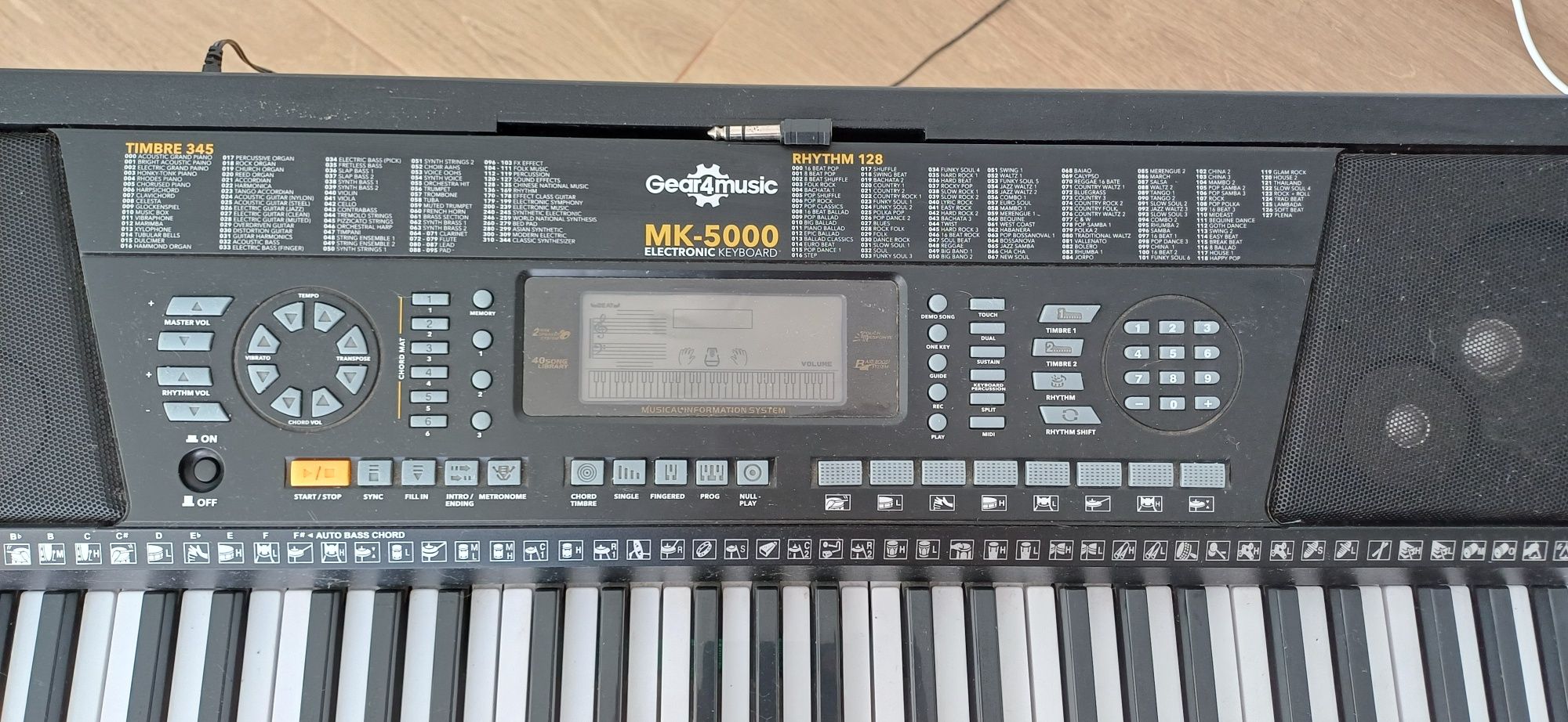 Órgão MK-5000 com suporte