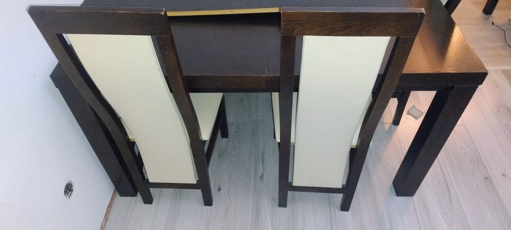 Stół z litego drewna duży, ciężk wykonany na zamówienie i z 5 krzeslam