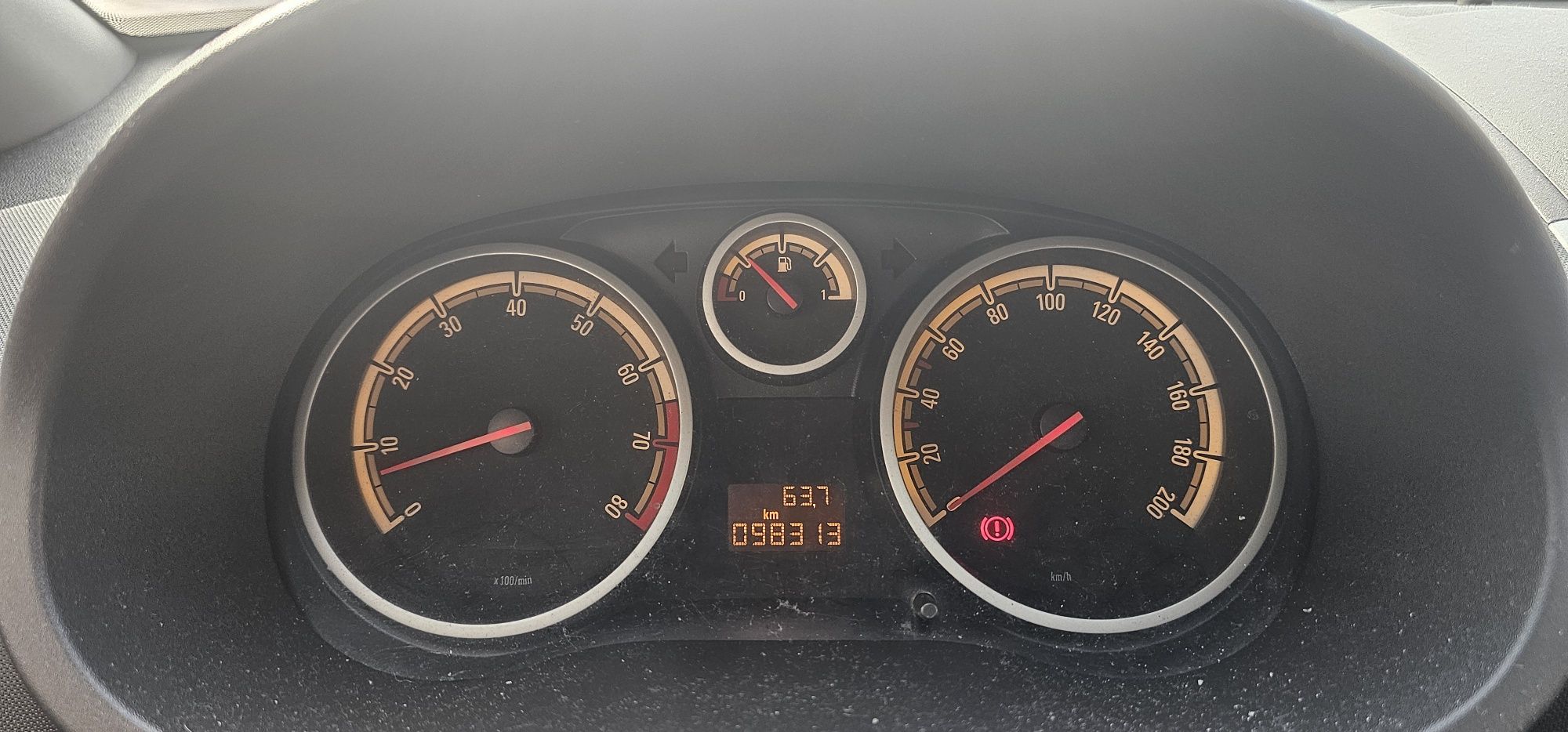 Opel Corsa 1.2 Enjoy (Único Done)