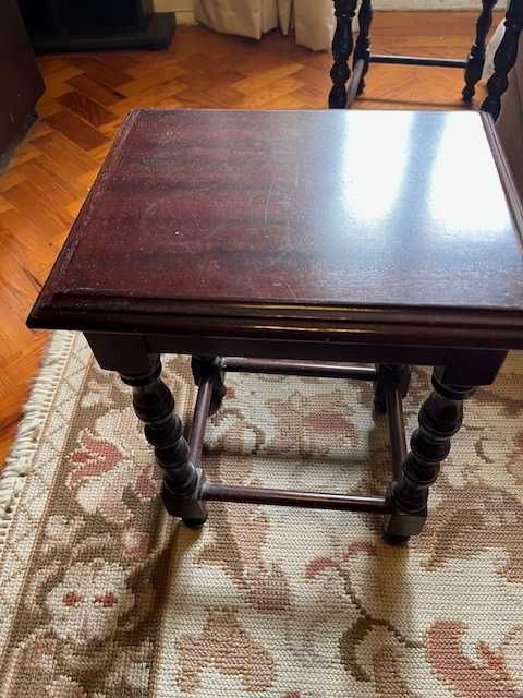 Mesa de apoio em madeira