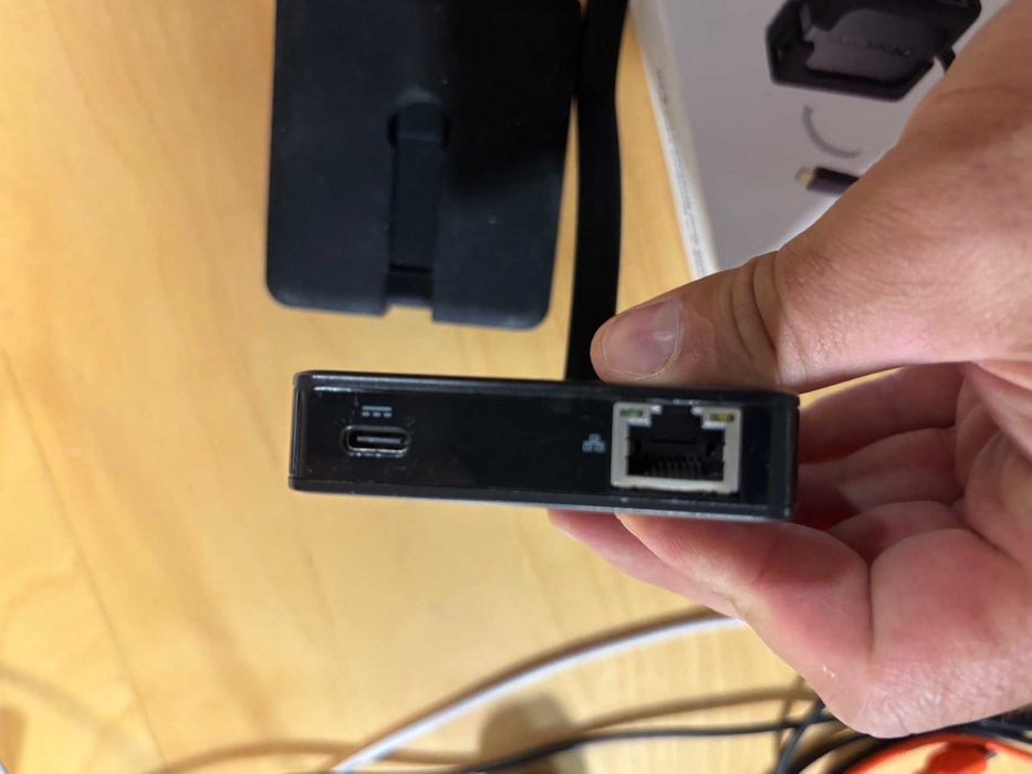 Mini dock usb-c para portátil com 2xDP Cable Matters 201055-BLK