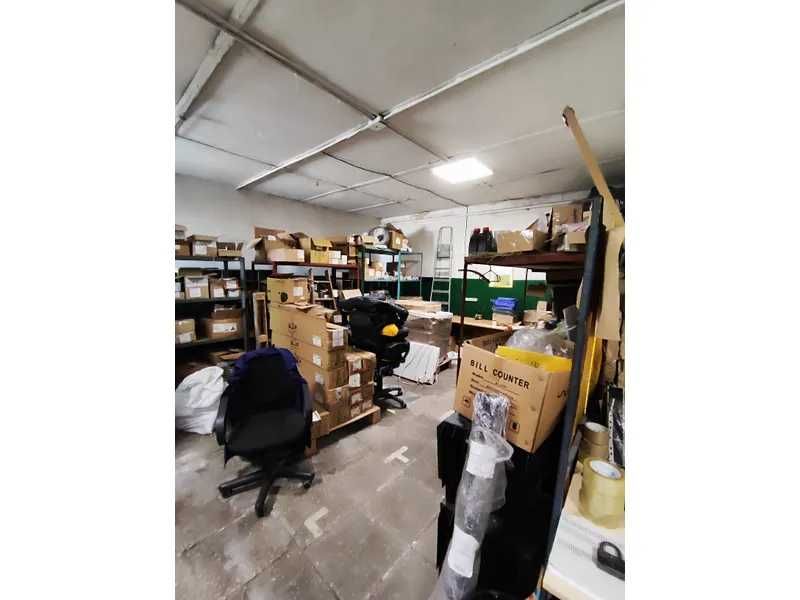 Будівля загальною площею  1 243,30 м. кв.