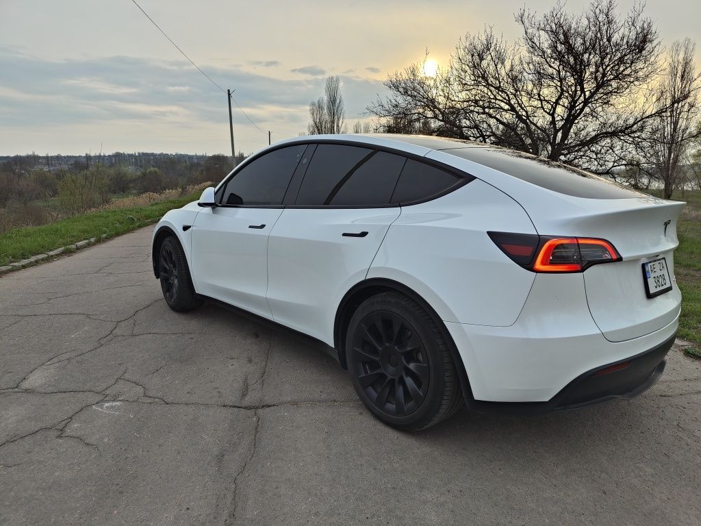 Продам Tesla Model Y