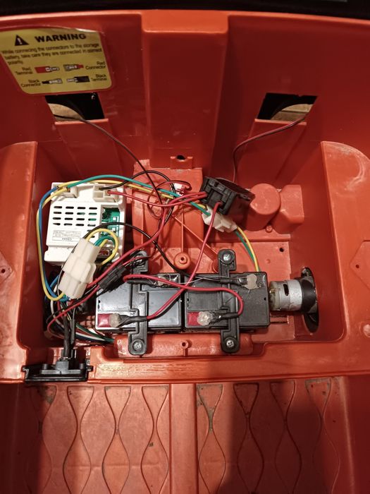 Електро автомобіль дитячий