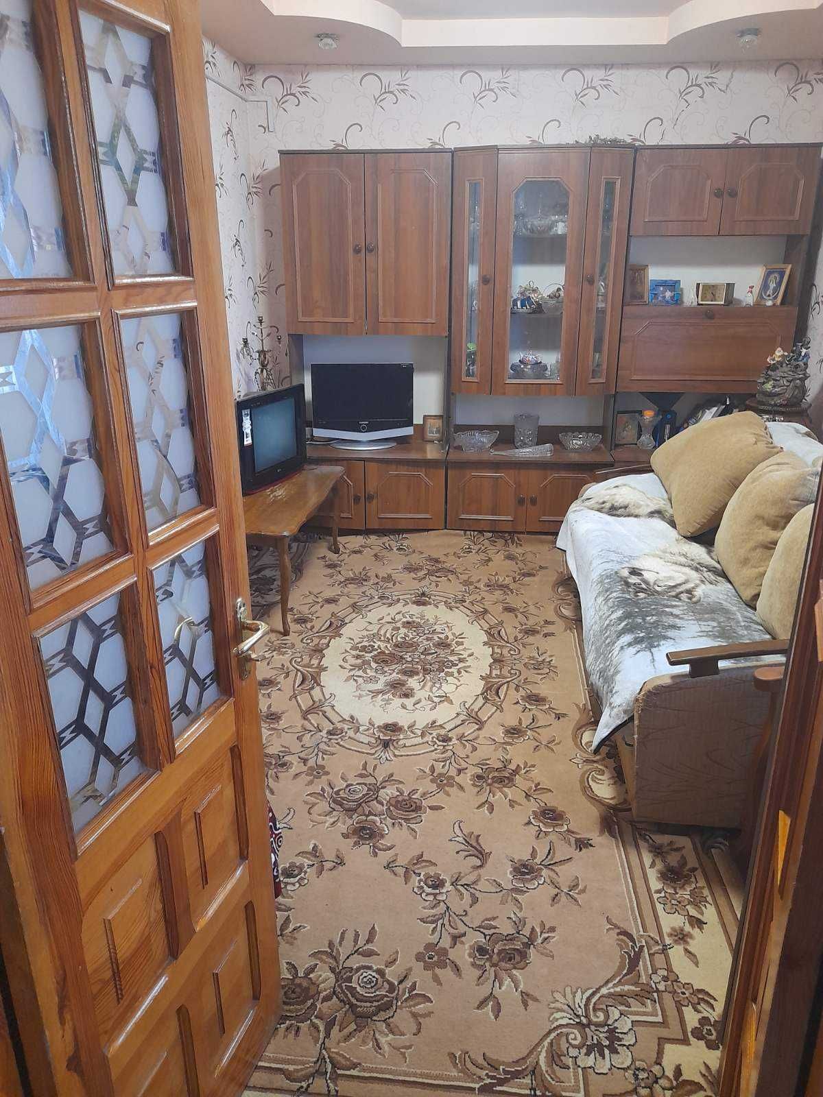 Продам добротный дом в центре пос. Борки – 40 км. от Харькова
