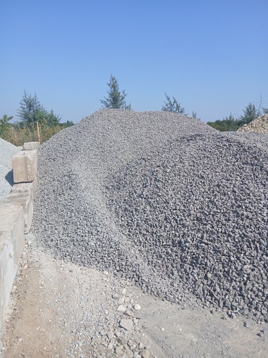 Щебінь, пісок, вапняк, піщаник дроблений