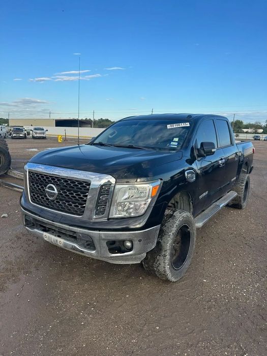 Nissan Titan V8 5,6 4x4 Lift