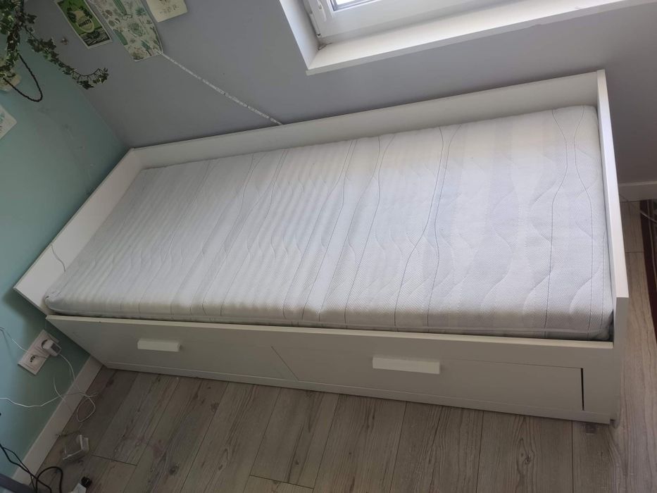 Łóżko białe IKEA seria Brimnes z dwoma materacami 80 x 200