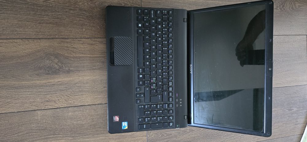 Laptop sony vaio PCG-71211m