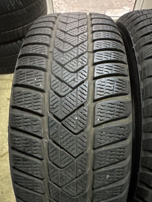Шины б.у 205 60 R16 Pirelli Winter Sottozero 3 SealInside 96H 4 шт