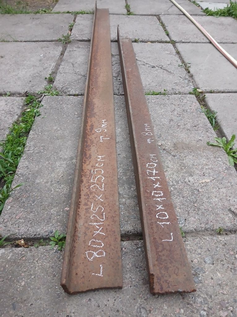 Продам Уголок 100х100